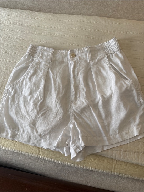 Madewell Pants - Madewell White High-Rise Linen Blend Pleated Shorts